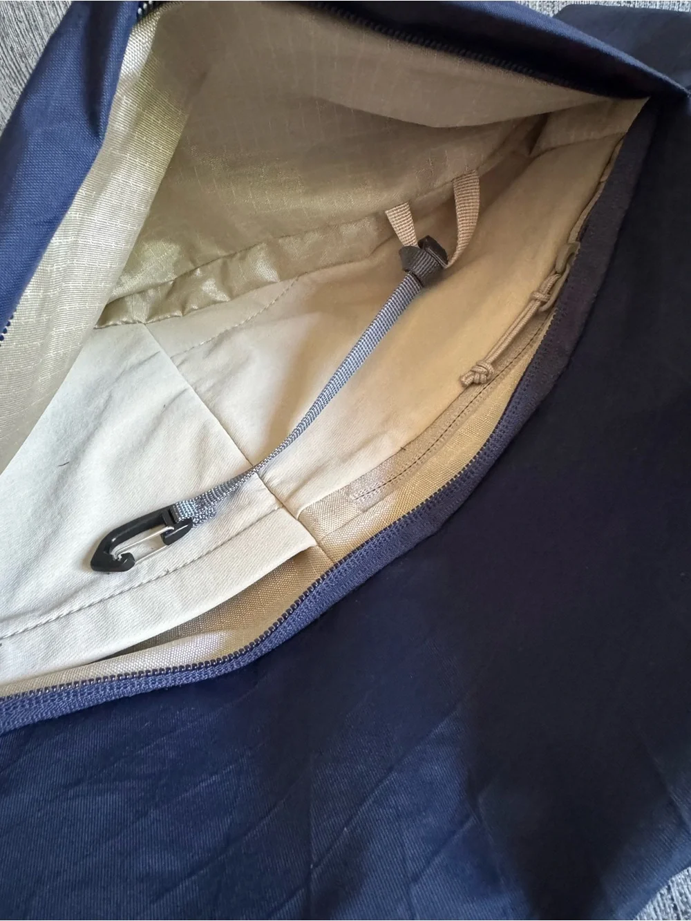 Able Carry authentic bag